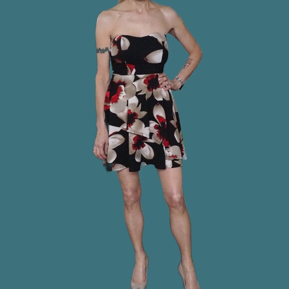 Dress - Picture 1 of 3